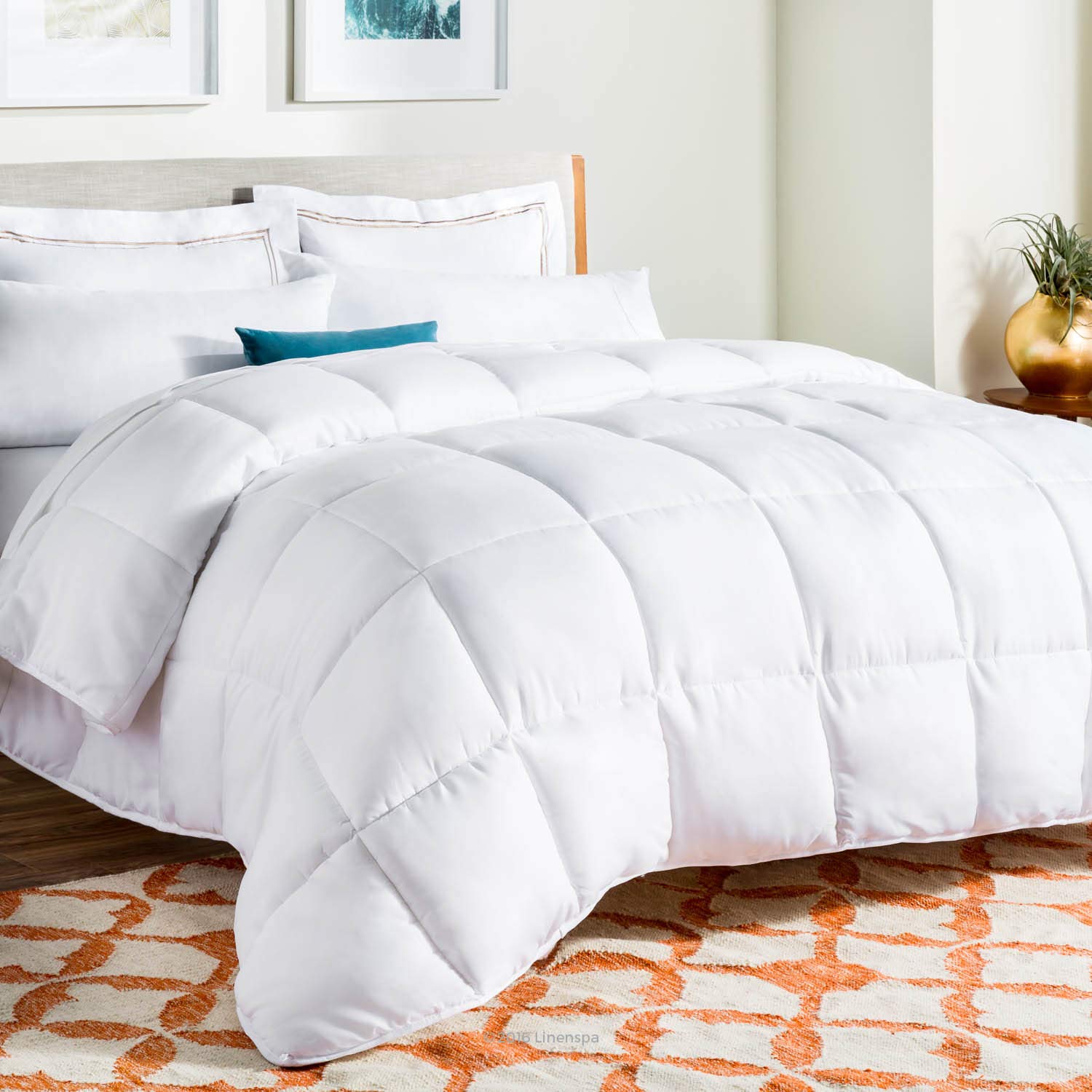 Cymak All Season Hypoallergenic Down Alternative Microfiber Comforter