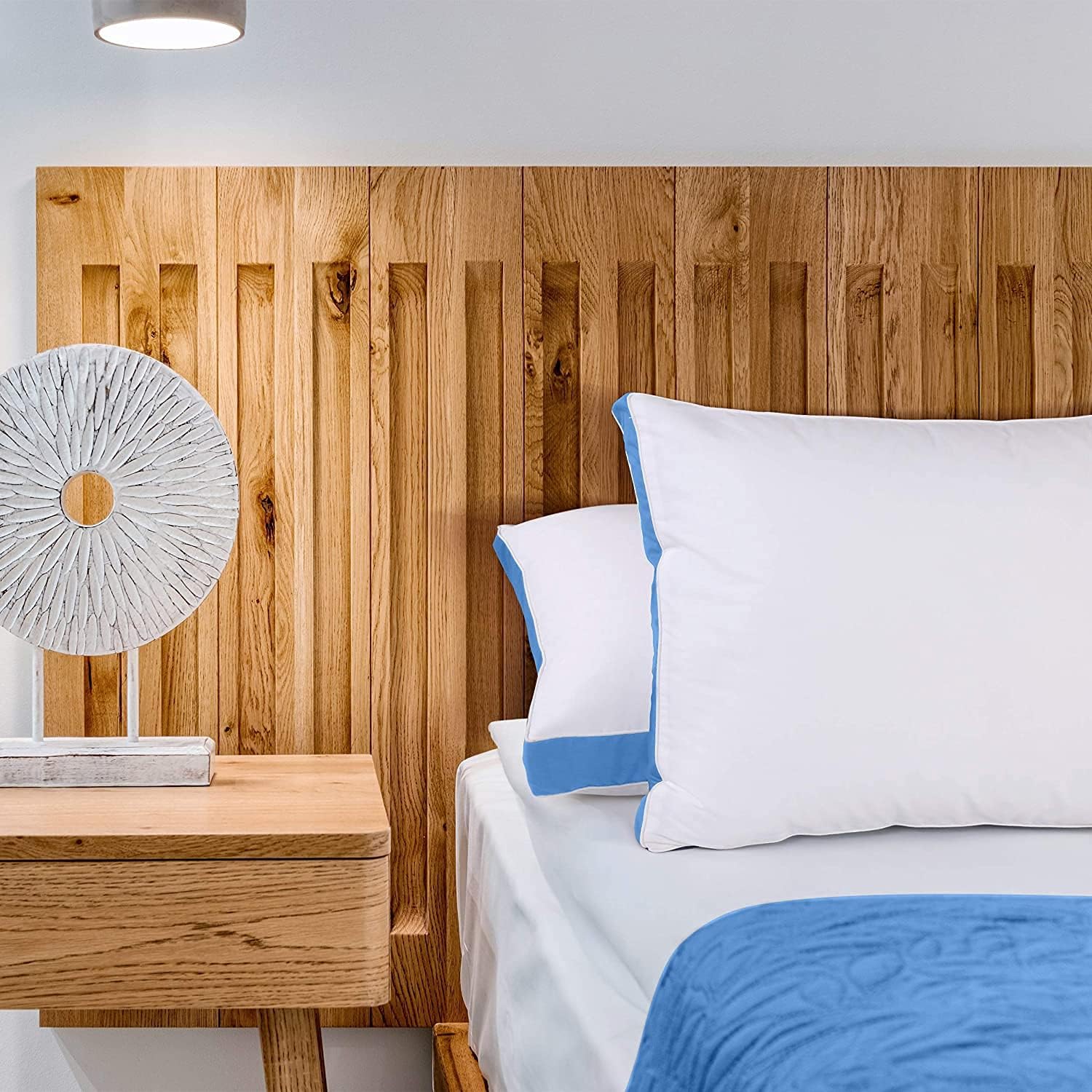 Cymak Bedding Bed Pillows for Sleeping Queen Size, Set of 2, Cooling Hotel Quality, Gusseted Pillow for Back, Stomach or Side Sleepers